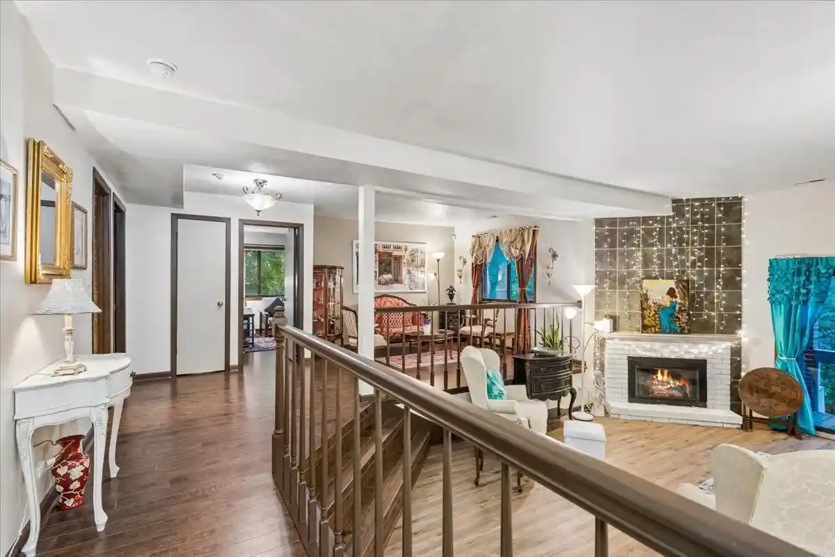 Listing Photo 2 - Condo for sale in 5373 Newport Dr located at 5373 Newport Dr, Lisle, IL 60532 - Unit #2-4B