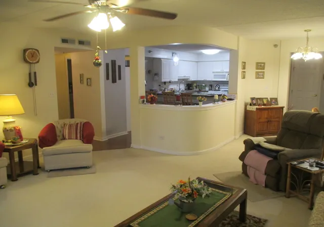 Listing Photo 4 - Condo for sale in building located at 126 Day St, Bloomingdale, IL 60108 - Unit #209