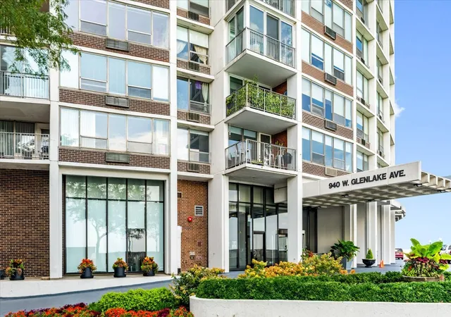 Photo 1 of Condo for sale at 940 W Glenlake Ave #27B, Chicago, IL 60660 | MLS# 12773484 | Listing updated on 2026-10-09