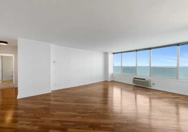 Photo 3 of Condo for sale at 940 W Glenlake Ave #27B, Chicago, IL 60660 | MLS# 12773484 | Listing updated on 2026-10-09