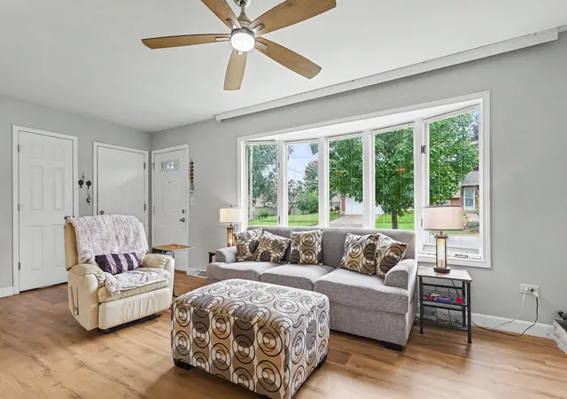 Photo 3 of Single family home for sale at 430 E Morse Ave, Bartlett, IL 60103 | MLS# 12773488 | Listing updated on 2026-10-02