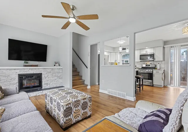 Photo 3 of Single family home for sale at 430 E Morse Ave, Bartlett, IL 60103 | MLS# 12773488 | Listing updated on 2026-10-02