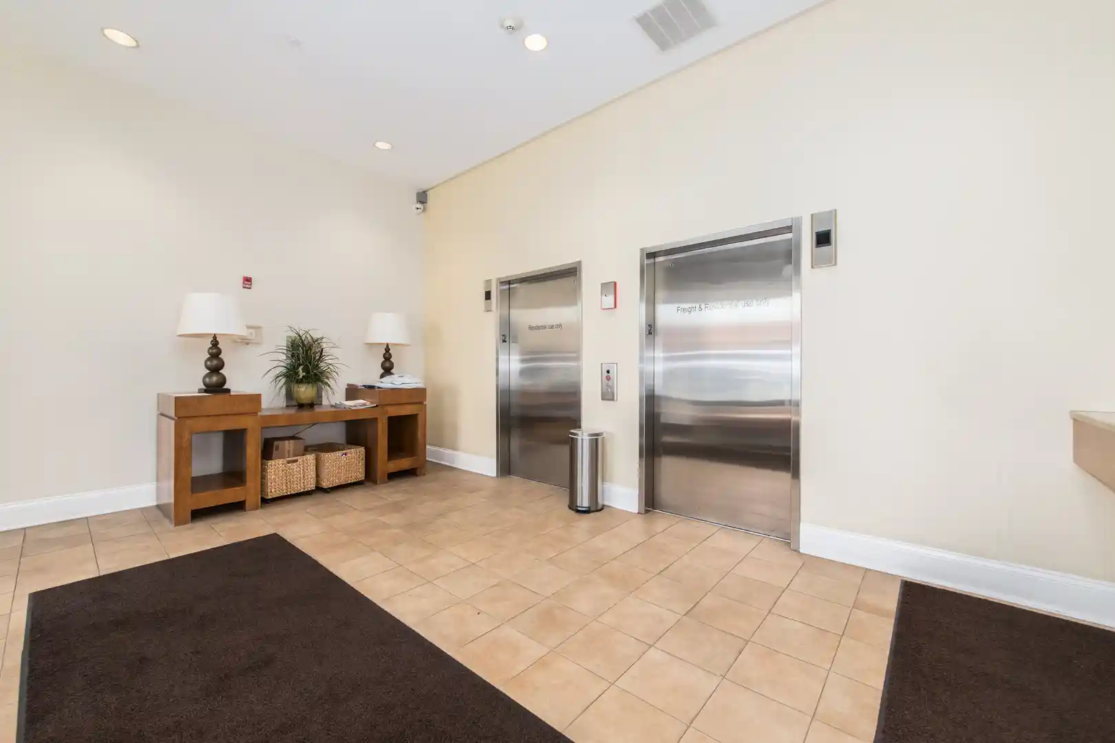 Listing Photo 2 - Condo for sale in 120 N Nw Hwy located at 120 N Nw Hwy, Park Ridge, IL 60068 - Unit #405