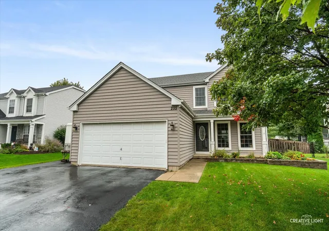 Photo 1 of Single family home for sale at 255 Mayfair Ln, South Elgin, IL 60177 | MLS# 12773522 | Listing updated on 2026-10-04