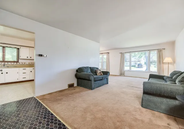 Photo 4 of Single family home for sale at 1038 S Sunset Ave, Elmhurst, IL 60126 | MLS# 12773527 | Listing updated on 2026-10-07