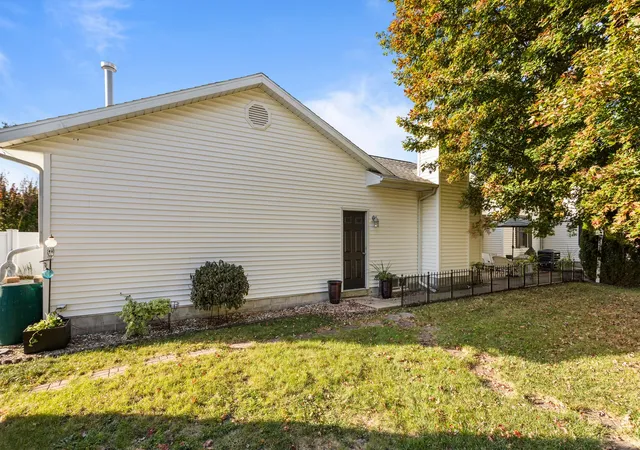 Photo 4 of Single family home for sale at 280 S Plum St, Bement, IL 61813 | MLS# 12773534 | Listing updated on 2026-10-28