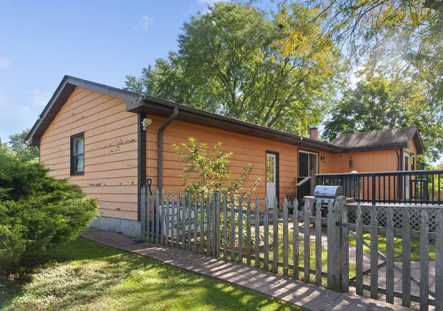 Photo 3 of Single family home for sale at 4259 Lake Park Ave, Gurnee, IL 60031 | MLS# 12773567 | Listing updated on 2026-10-08