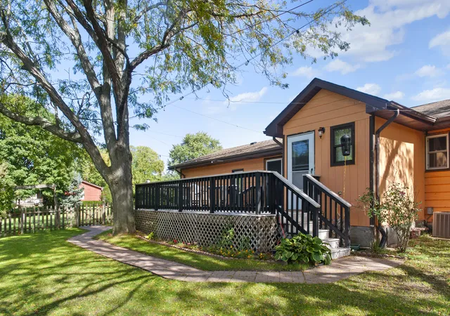 Photo 4 of Single family home for sale at 4259 Lake Park Ave, Gurnee, IL 60031 | MLS# 12773567 | Listing updated on 2026-10-08