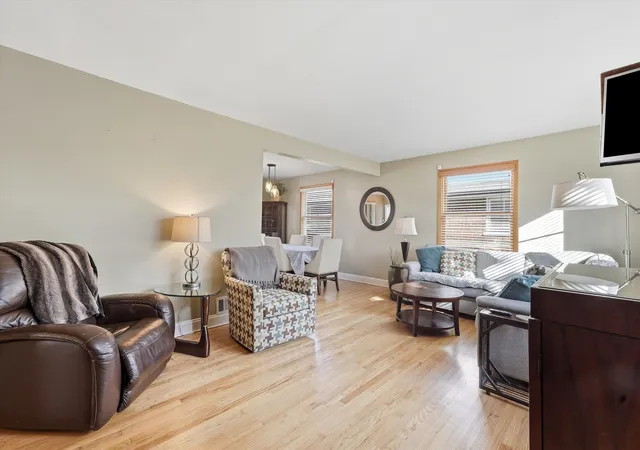 Photo 3 of Single family home for sale at 1422 Westchester Blvd, Westchester, IL 60154 | MLS# 12773574 | Listing updated on 2026-10-07