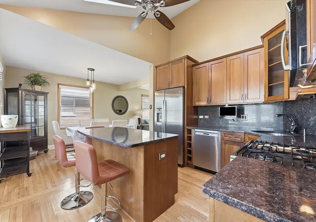 Photo 4 of Single family home for sale at 1422 Westchester Blvd, Westchester, IL 60154 | MLS# 12773574 | Listing updated on 2026-10-07