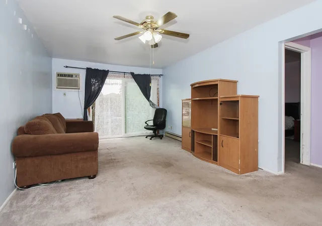 Listing Photo 3 - Condo for sale in building located at 804 E Old Willow Rd, Prospect Heights, IL 60070 - Unit #105
