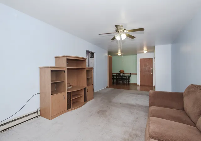 Listing Photo 4 - Condo for sale in building located at 804 E Old Willow Rd, Prospect Heights, IL 60070 - Unit #105