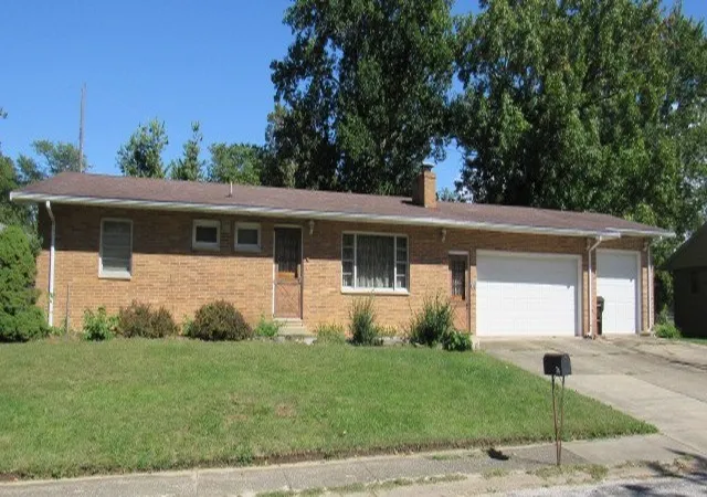 Photo 1 of Single family home for sale at 74 Hillcrest Dr, Clinton, IL 61727 | MLS# 12773601 | Listing updated on 2026-10-07
