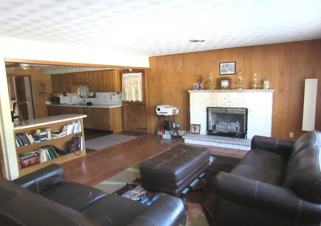 Photo 2 of Single family home for sale at 74 Hillcrest Dr, Clinton, IL 61727 | MLS# 12773601 | Listing updated on 2026-10-07