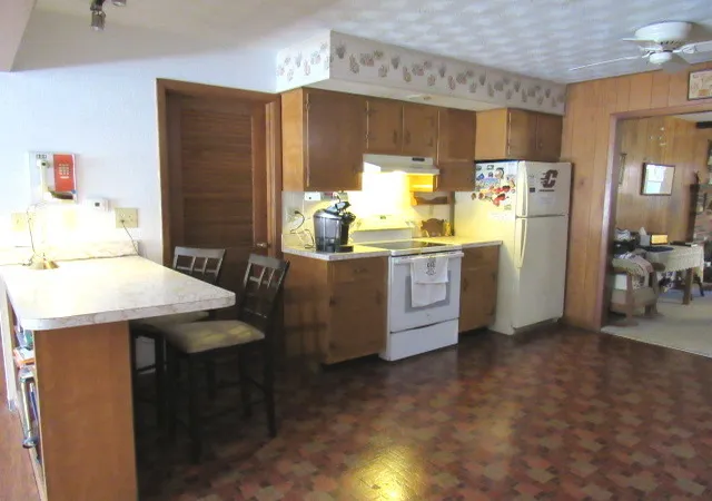 Photo 3 of Single family home for sale at 74 Hillcrest Dr, Clinton, IL 61727 | MLS# 12773601 | Listing updated on 2026-10-07