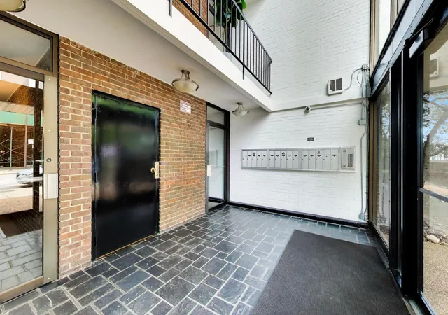 Photo 2 of Condo for sale at 4334 N Clarendon Ave #102, Chicago, IL 60613 | MLS# 12773628 | Listing updated on 2026-10-12