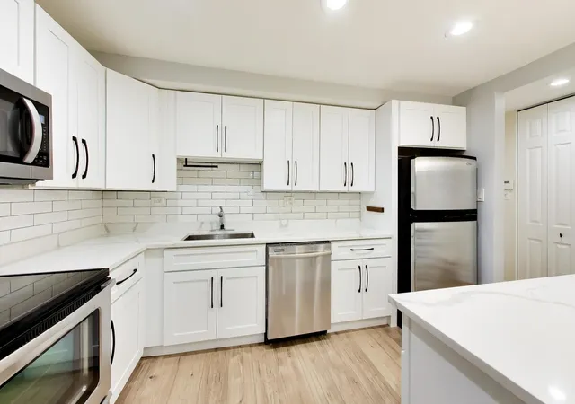 Photo 4 of Condo for sale at 4334 N Clarendon Ave #102, Chicago, IL 60613 | MLS# 12773628 | Listing updated on 2026-10-12