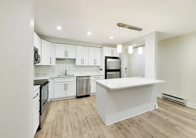 Photo 3 of Condo for sale at 4334 N Clarendon Ave #102, Chicago, IL 60613 | MLS# 12773628 | Listing updated on 2026-10-12