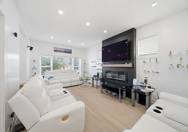 Photo 1 of Single family home for sale at 6148 S Moody Ave, Chicago, IL 60638 | MLS# 12773629 | Listing updated on 2026-10-07