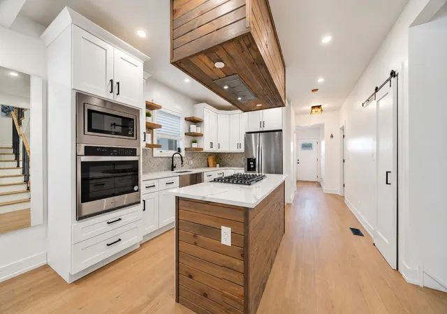 Photo 4 of Single family home for sale at 6148 S Moody Ave, Chicago, IL 60638 | MLS# 12773629 | Listing updated on 2026-10-07