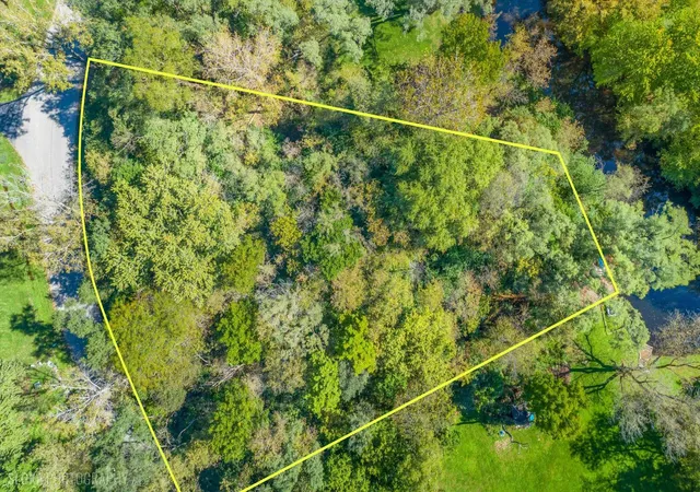 Photo 3 of Land for sale at 26709 W Leon Dr, Barrington, IL 60010 | MLS# 12773637 | Listing updated on 2026-10-07