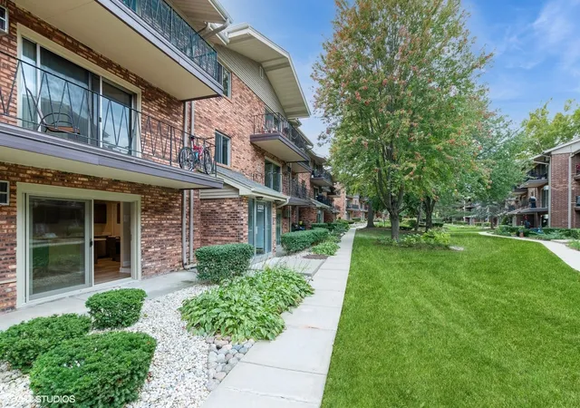 Photo 2 of Condo for sale at 5326 Waterbury Ln #1002, Crestwood, IL 60418 | MLS# 12773638 | Listing updated on 2026-10-06