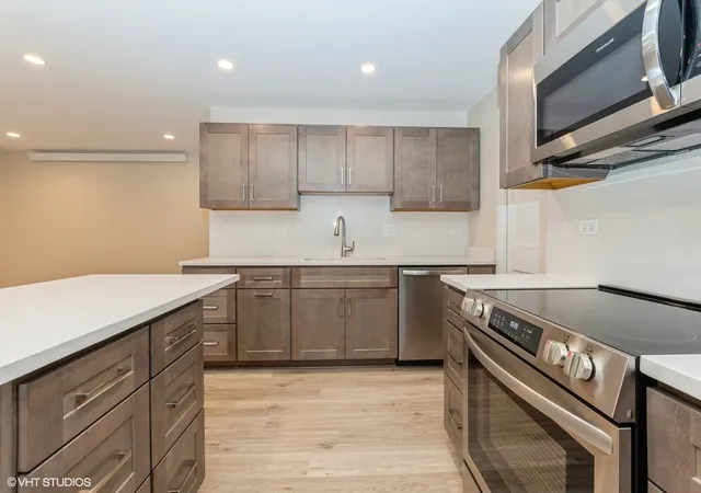 Listing Photo 5 - Condo for sale in building located at 5326 Waterbury Ln, Crestwood, IL 60418 - Unit #1002