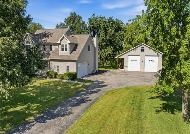 Photo 3 of Single family home for sale at 3429 Wolf Rd, Oswego, IL 60543 | MLS# 12773641 | Listing updated on 2026-10-05