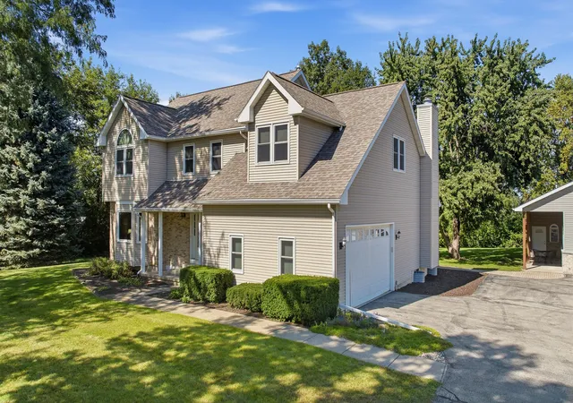 Photo 4 of Single family home for sale at 3429 Wolf Rd, Oswego, IL 60543 | MLS# 12773641 | Listing updated on 2026-10-05