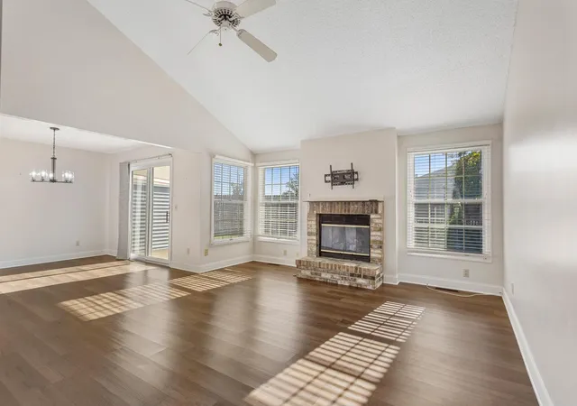 Listing Photo 5 - Condo for sale in building located at 1404 Quail Run Dr, Savoy, IL 61874 - Unit #0
