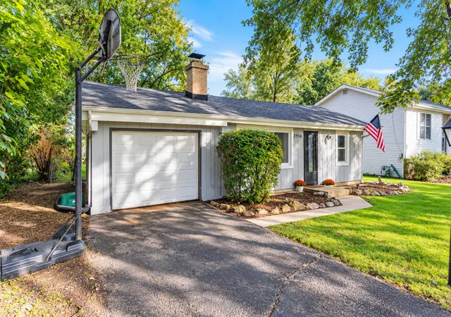 Photo 3 of Single family home for sale at 3914 Woodstock St, Wonder Lake, IL 60097 | MLS# 12773664 | Listing updated on 2026-10-06
