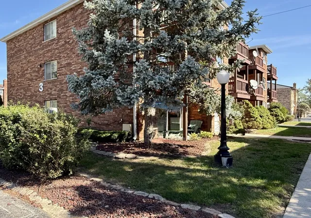 Photo 2 of Condo for sale at 14800 Kilpatrick Ave #310, Midlothian, IL 60445 | MLS# 12773670 | Listing updated on 2026-10-07