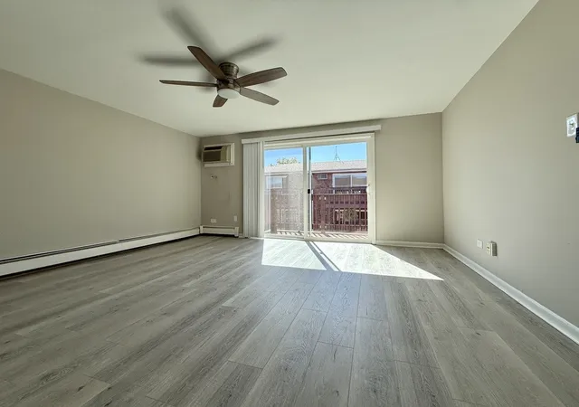 Listing Photo 5 - Condo for sale in building located at 14800 Kilpatrick Ave, Midlothian, IL 60445 - Unit #310