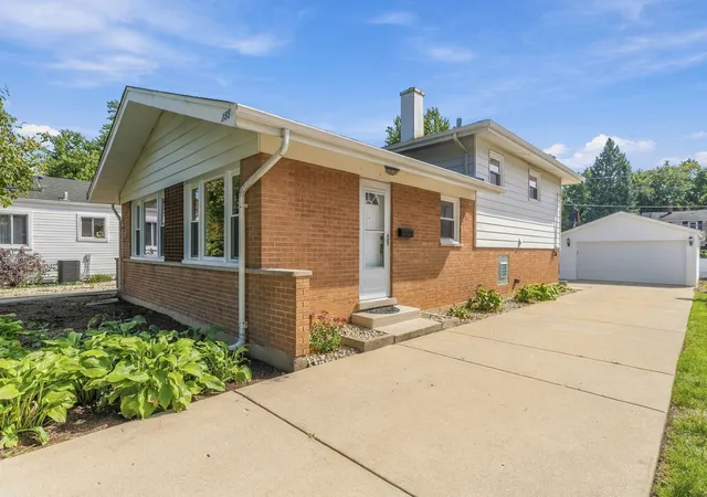 Photo 1 of Sale Pending at 255 E Parkside Ave, Lombard, IL 60148 | MLS# 12773689 | Listing updated on 2026-10-03
