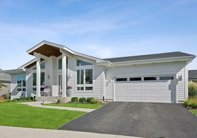 Photo 2 of Single family home for sale at 498 Cora Ln, Saint Charles, IL 60174 | MLS# 12773702 | Listing updated on 2026-10-07