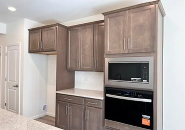 Photo 4 of Townhouse for sale at 729 Dropseed Ln #75002, Bolingbrook, IL 60490 | MLS# 12773703 | Listing updated on 2026-10-07