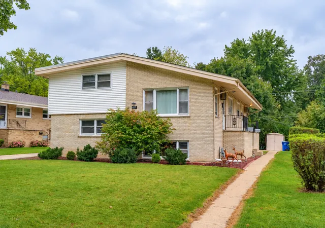 Photo 1 of Multi family home for sale at 627 Ryan Ln, West Dundee, IL 60118 | MLS# 12773718 | Listing updated on 2026-10-07