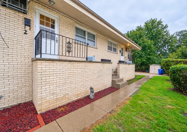 Photo 3 of Multi family home for sale at 627 Ryan Ln, West Dundee, IL 60118 | MLS# 12773718 | Listing updated on 2026-10-07