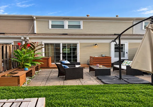 Photo 3 of Townhouse for sale at 2112 Stanley Ct, Schaumburg, IL 60194 | MLS# 12773756 | Listing updated on 2026-10-02