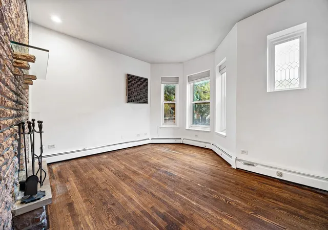 Photo 2 of Condo for sale at 813 W Oakdale Ave #1W, Chicago, IL 60657 | MLS# 12773757 | Listing updated on 2026-10-07