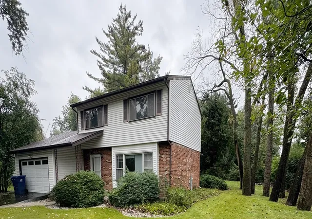 Photo 1 of Single family home for sale at 1935 Birch Rd, Northbrook, IL 60062 | MLS# 12773766 | Listing updated on 2026-10-07