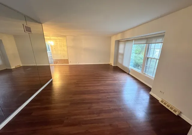 Photo 4 of Single family home for sale at 1935 Birch Rd, Northbrook, IL 60062 | MLS# 12773766 | Listing updated on 2026-10-07