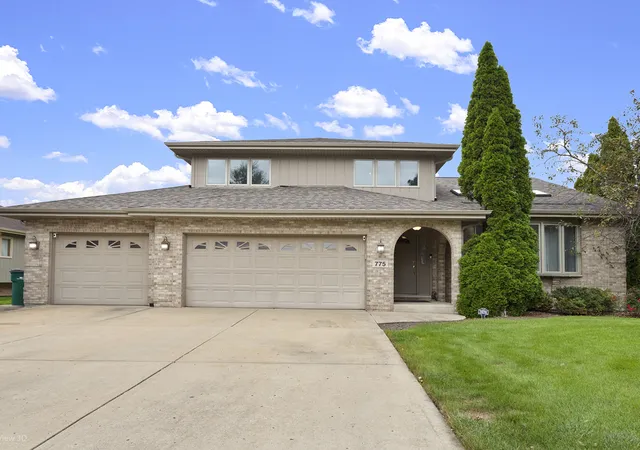 Photo 2 of Single family home for sale at 775 Lambeth Ln, New Lenox, IL 60451 | MLS# 12773789 | Listing updated on 2026-10-06