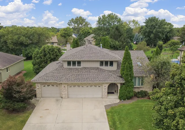 Photo 3 of Single family home for sale at 775 Lambeth Ln, New Lenox, IL 60451 | MLS# 12773789 | Listing updated on 2026-10-06
