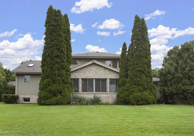Photo 3 of Single family home for sale at 775 Lambeth Ln, New Lenox, IL 60451 | MLS# 12773789 | Listing updated on 2026-10-06