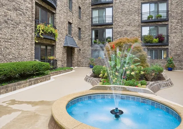 Photo 4 of Condo for sale at 1009 Bonnie Brae Pl #2B, River Forest, IL 60305 | MLS# 12773790 | Listing updated on 2026-10-06