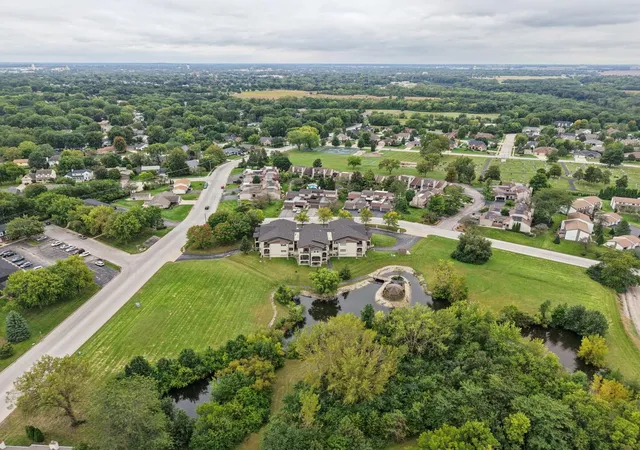 Listing Photo 4 - Condo for sale in building located at 891 N Exeter Turn, Bourbonnais, IL 60914 - Unit #A2
