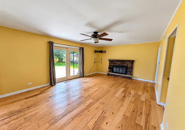 Photo 3 of Single family home for sale at 20525 Ridgeview Ln, Marengo, IL 60152 | MLS# 12773799 | Listing updated on 2026-10-06