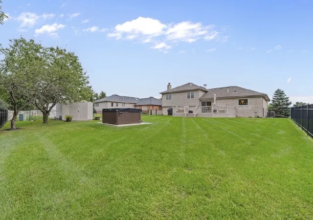 Photo 16 of Single family home for sale at 14860 S Carlton Ln, Homer Glen, IL 60491 | MLS# 12773812 | Listing updated on 2026-10-07