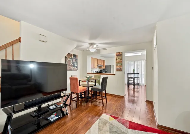 Photo 3 of Condo for sale at 280 W Treehouse Ln, Round Lake, IL 60073 | MLS# 12773838 | Listing updated on 2026-10-07